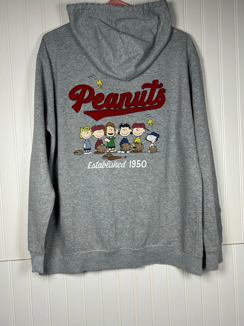 PEANUTS 2024 Peanuts Worldwide LLC
boys size L(12-14) grey embroidered